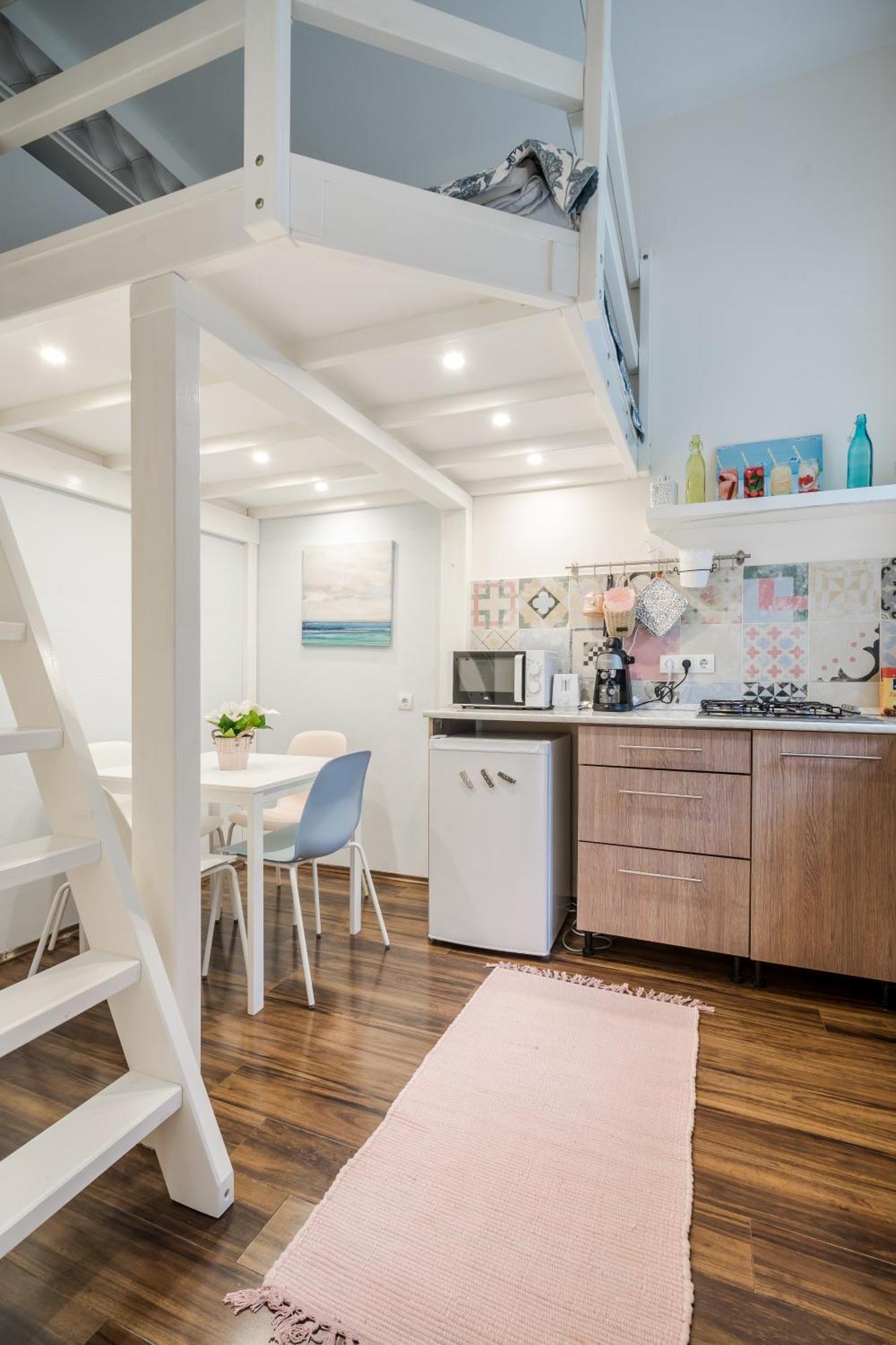 Bpr Stylish Mosaic Home With Terrace Budapest Bagian luar foto